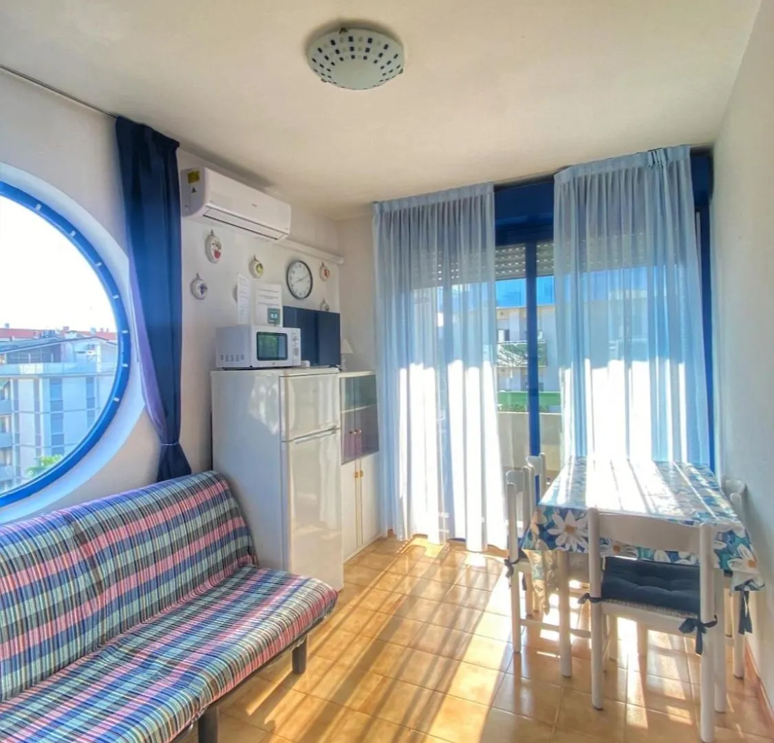 Grazioso Appartamento n 47 a 100mt dal mare Bibione 0*,  Italia